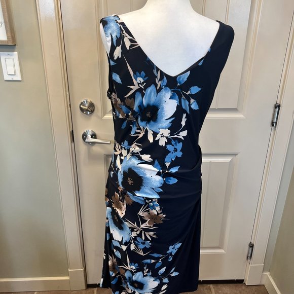 Le Chateau Ladies Dress - Picture 4 of 6